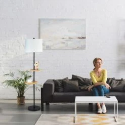 Relaxdays Lampe Sur Pied Avec Tables, HxLxP 159 X 45 X 38 Cm, 2 Tablettes, Abat-jour Tissu, E27, Métal, Bois, Noir/blanc -Lampadaire Soldes 2022 35400997 4